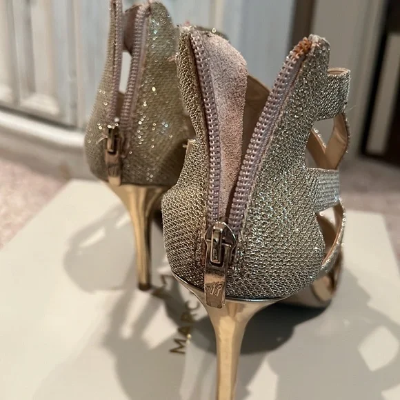 Gold sparkly detailed heels - Picture 6 of 6